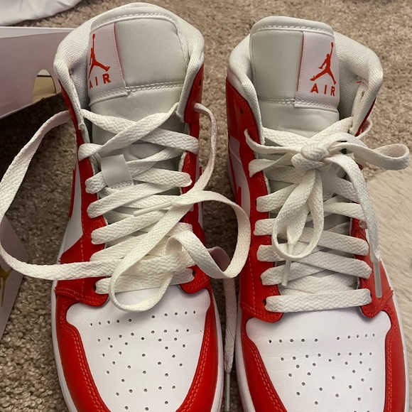 Wmns Air Jordan 1 Mid 'Habanero Red - Picture 6 of 7